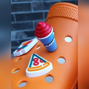 7-ELEVEN X CROCS **NWT** Mega Crush Clog Orange **LIMITED EDITION**